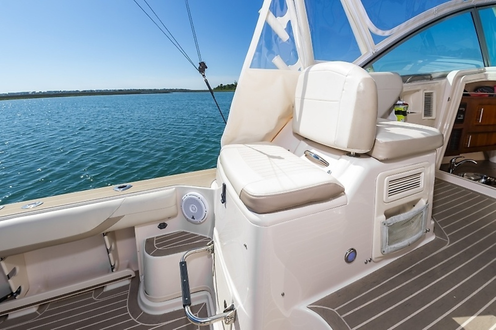 2014 Grady-White Express 370 - Image 29