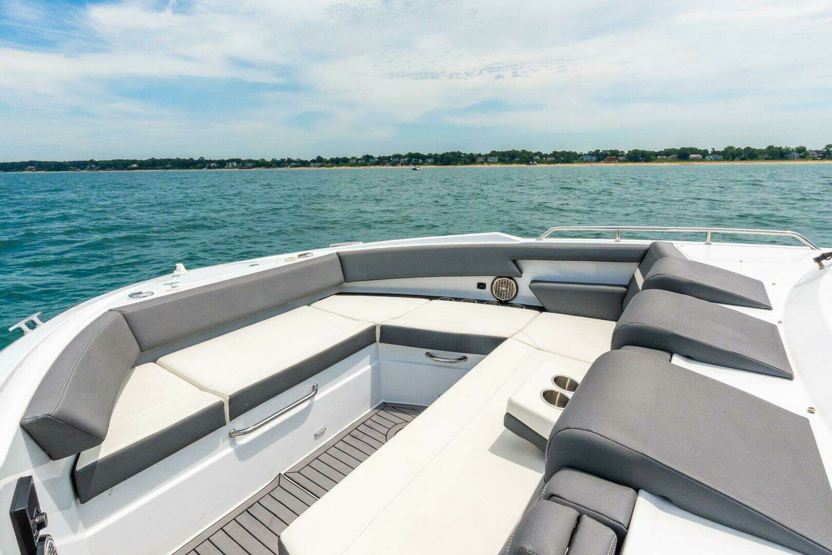 2021 Cruisers Yachts — - Image 44