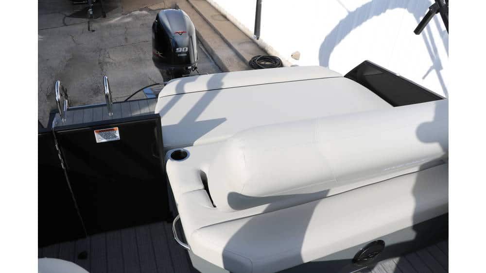 2026 Sylvan Mirage 820 CLZ DH Premium Pontoon Includes Custom Trailer - 19