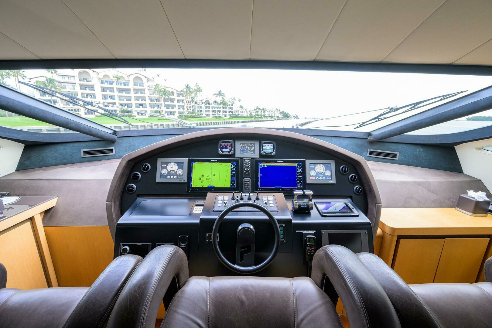 2009 Pershing 90 Express - Image 14