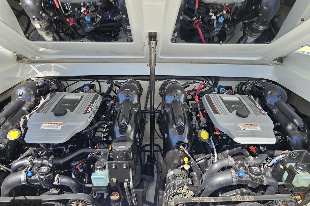 2014 Formula 292 FASTech boat engine compartment with dual high-performance engines.