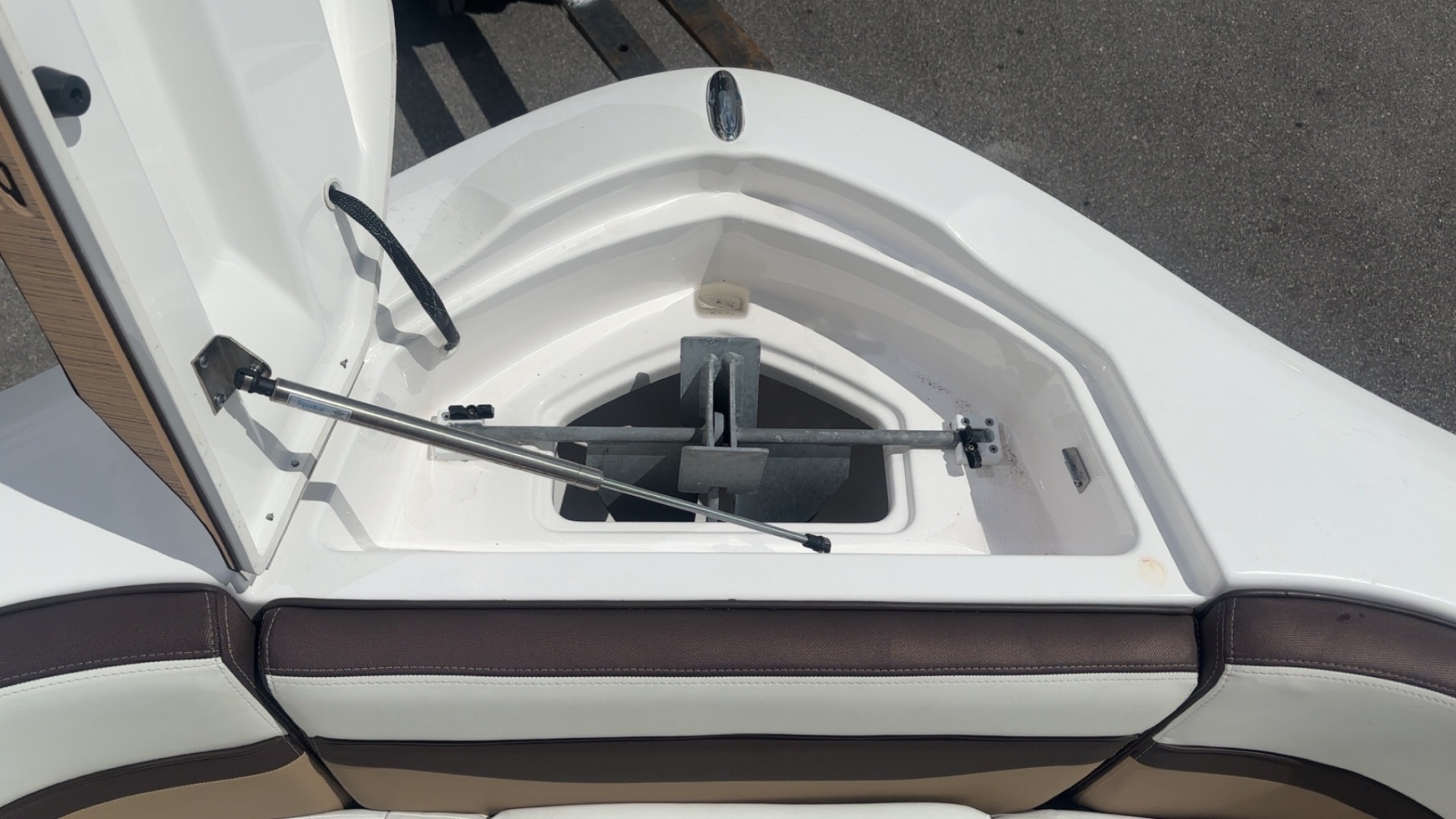 2023 Yamaha Boats 275SDX - Image 14