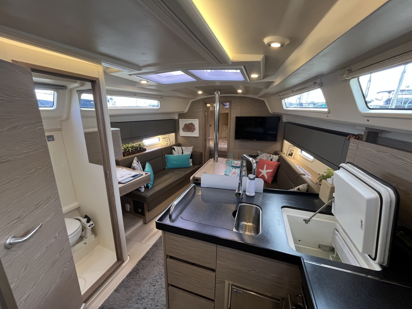 2021 Hanse 348 - Image 3