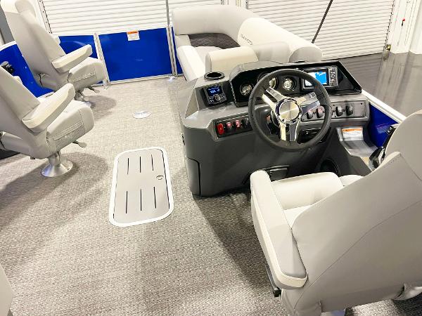 2025 Bennington 20S pontoon boat interior with modern helm and comfortable seating.