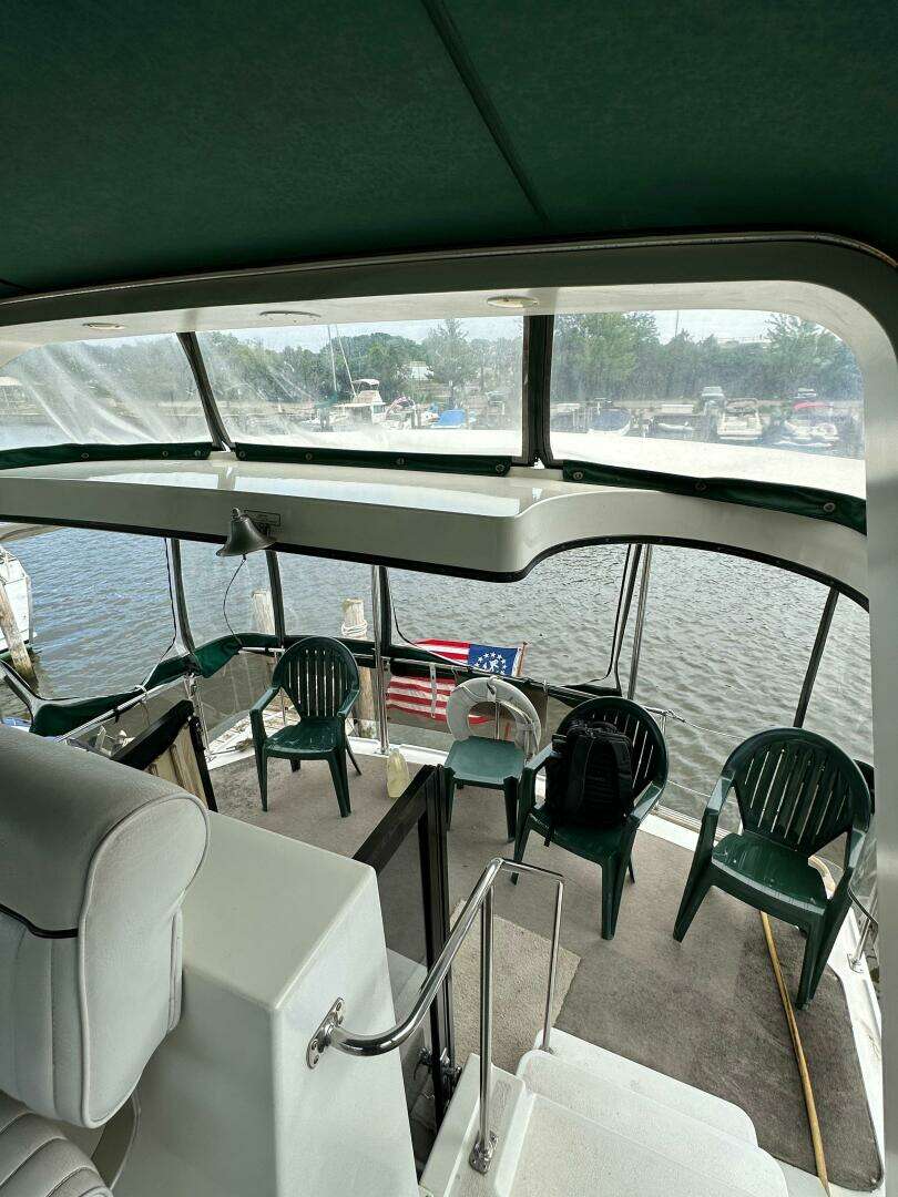 1991 Carver 3807 Aft Cabin - Image 10