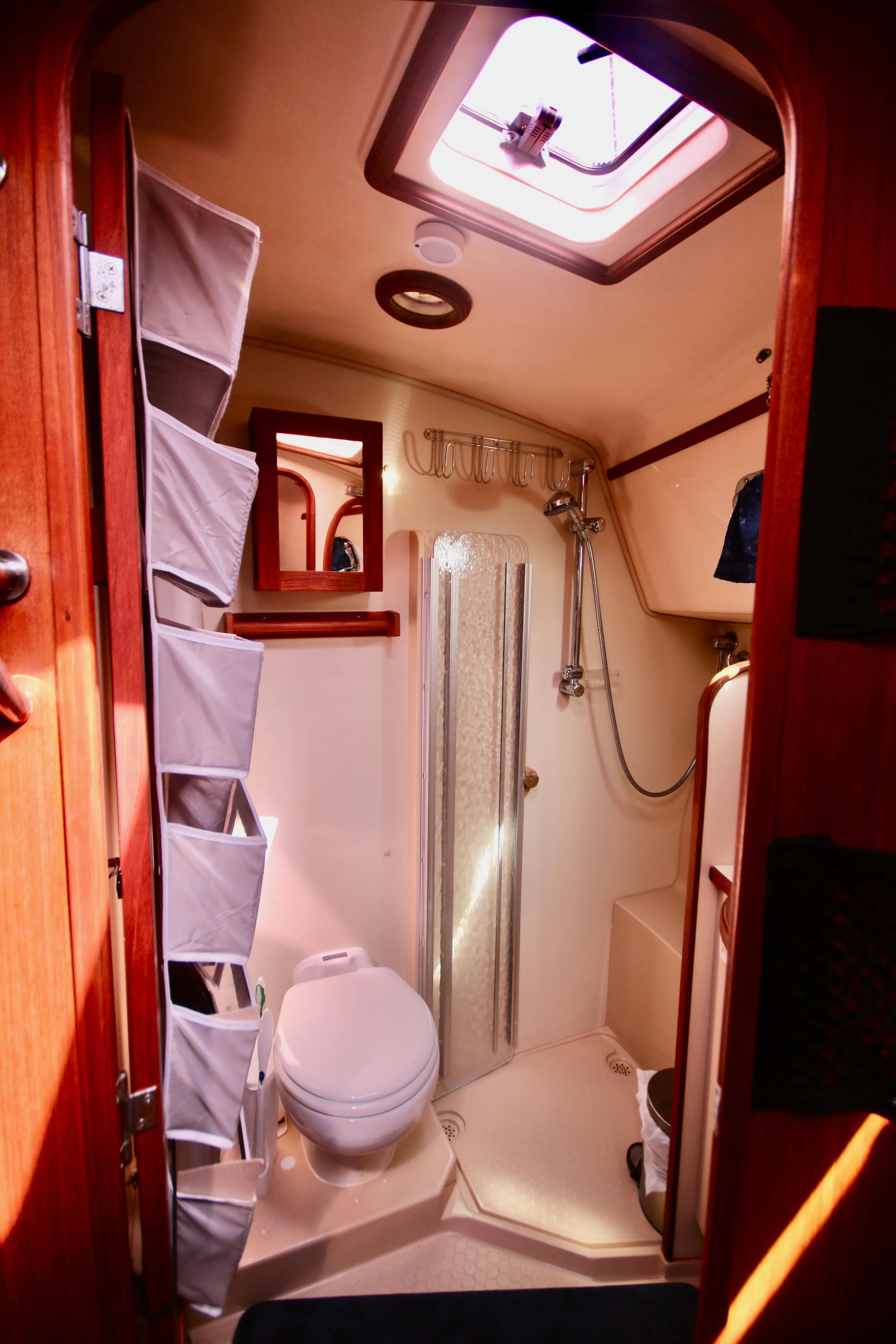 2004 Island Packet 370 - Image 6