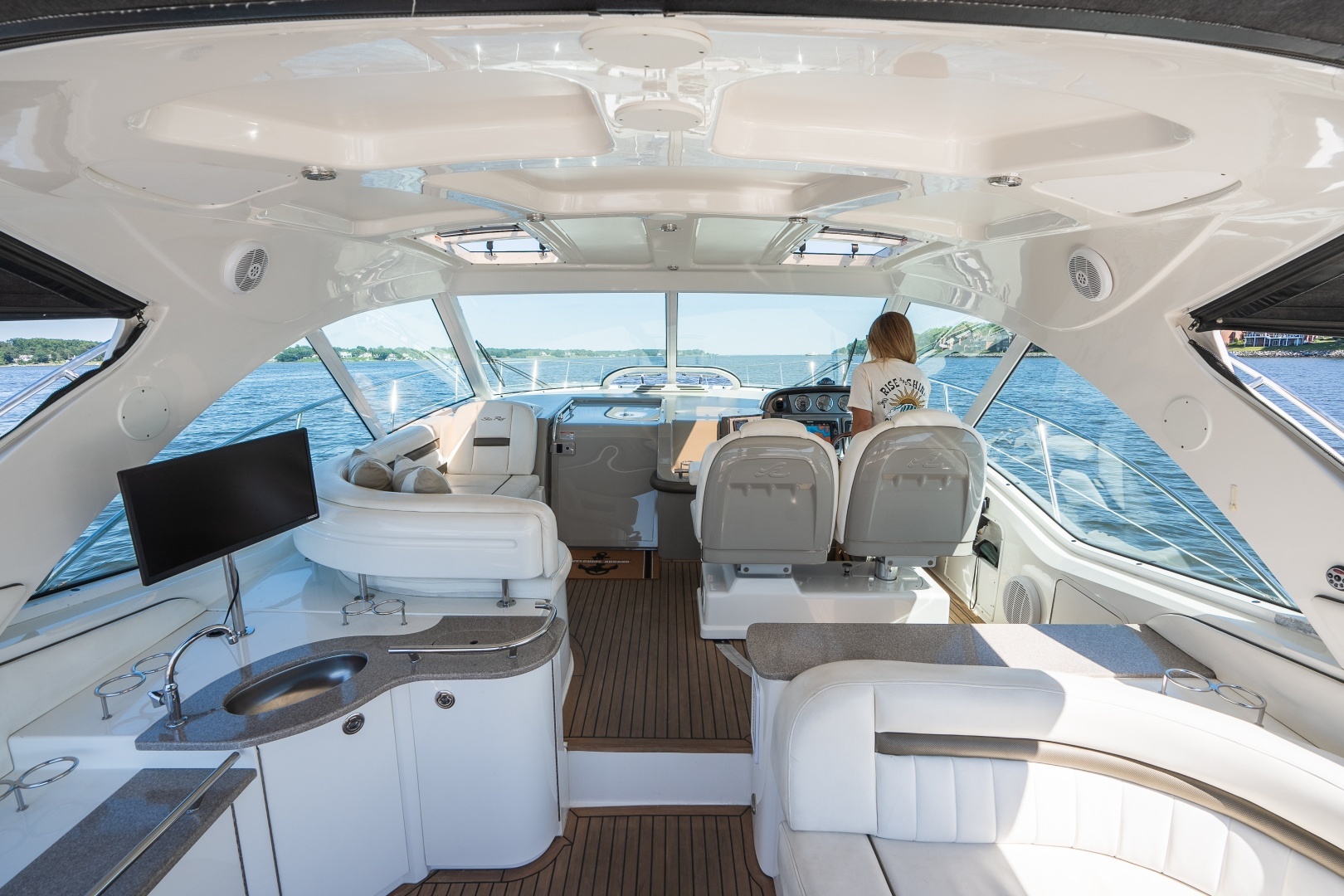 2005 Sea Ray 480 Motor Yacht - Image 22