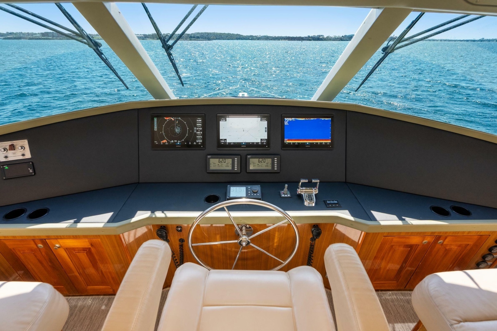 2007 Viking Enclosed Flybridge - Image 26