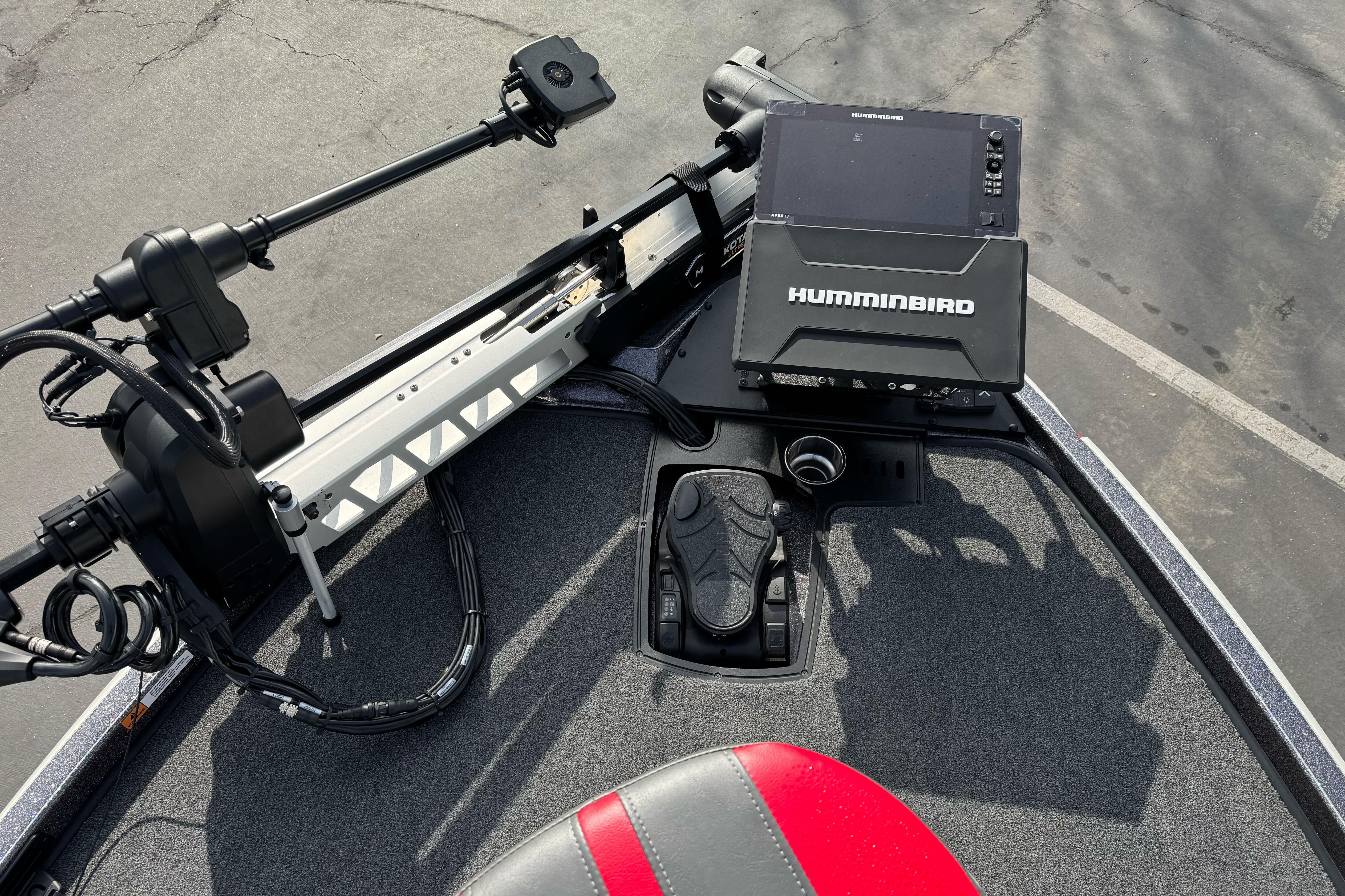 2025 Ranger Z521 boat with Humminbird electronics and trolling motor on deck.