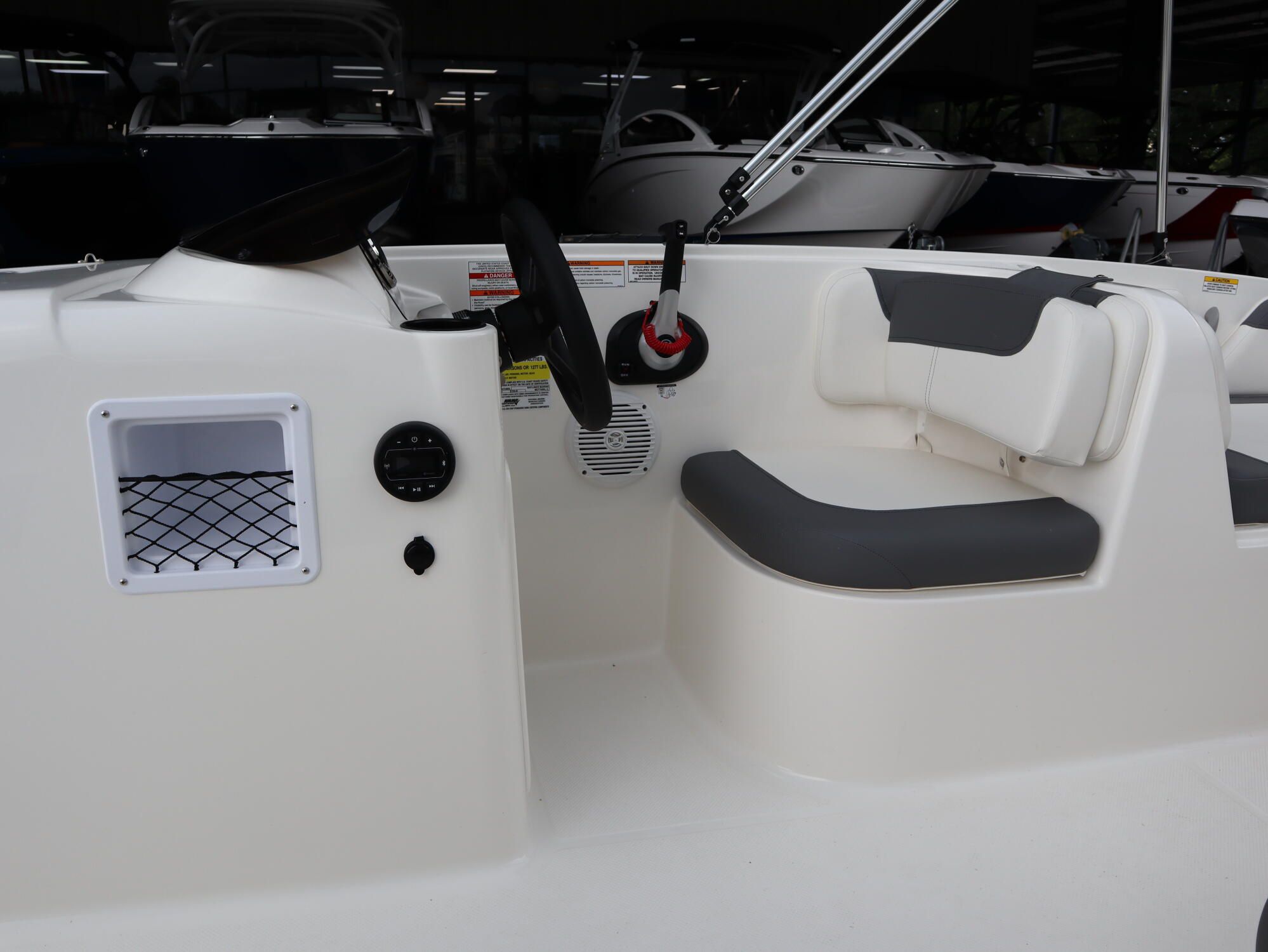 2026 Bayliner E18 LIMITED EDITION - 16
