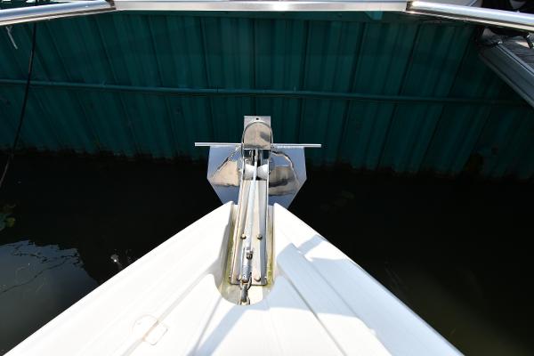 2010 Cruisers Yachts 390 Sports Coupe bow with anchor system.