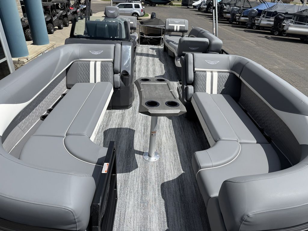 2026 Bennington 24 M Sport Lounge - 12