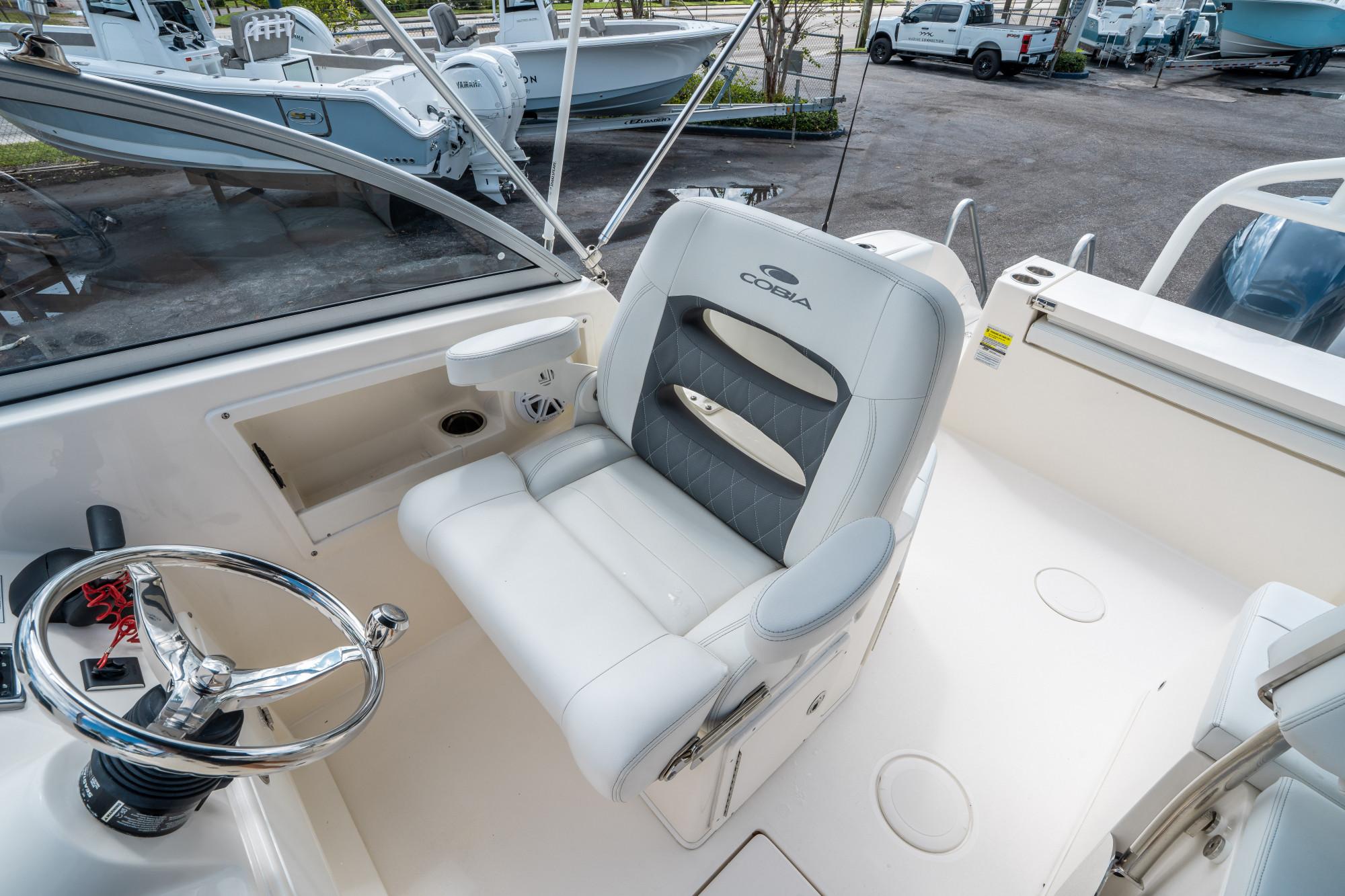 2024 Cobia 220 Dual Console - 19
