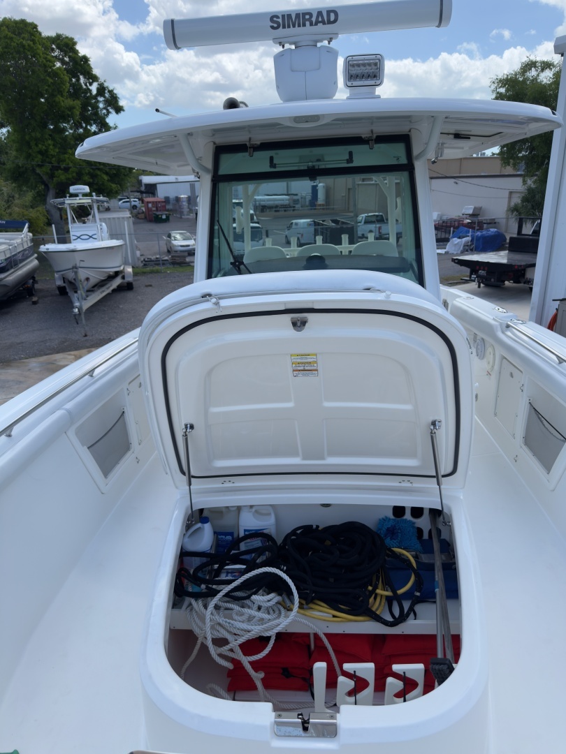 2016 Boston Whaler 350 Outrage - Image 17