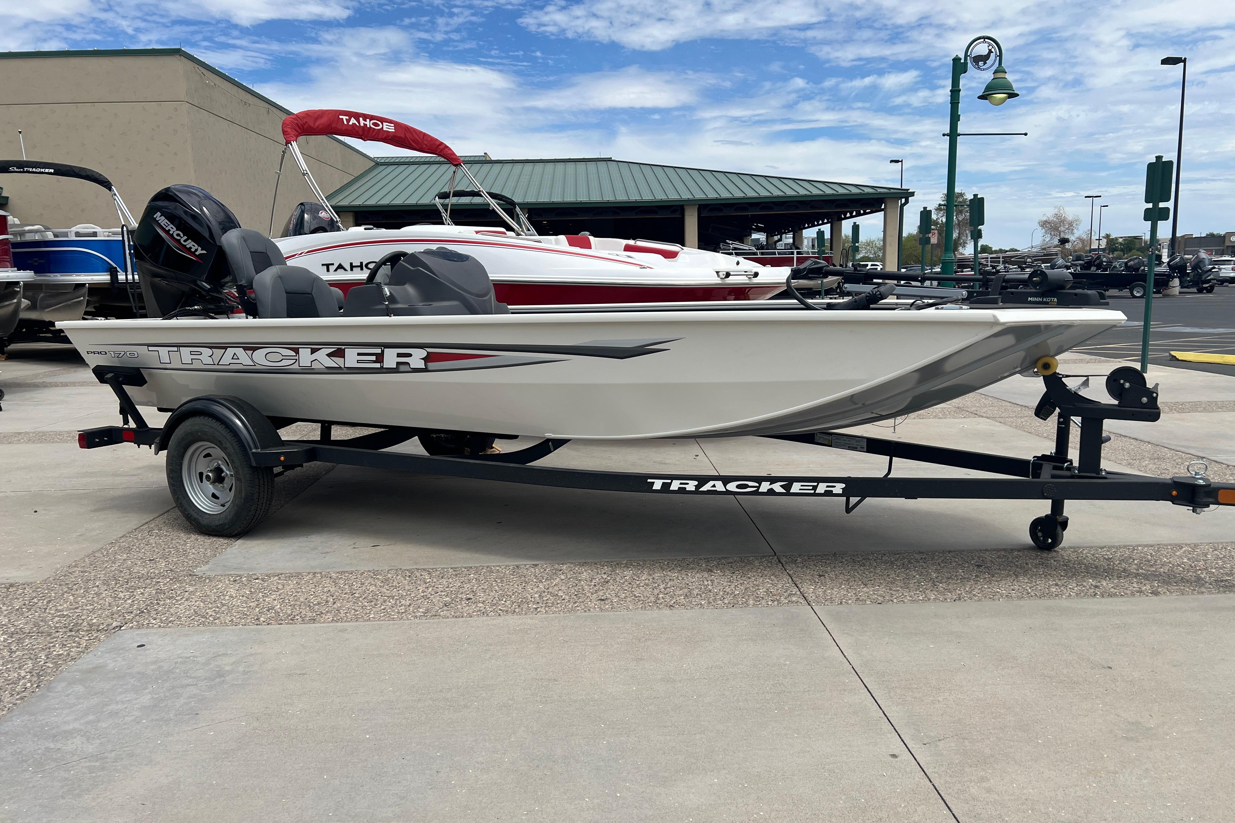 2026 Tracker Pro 170