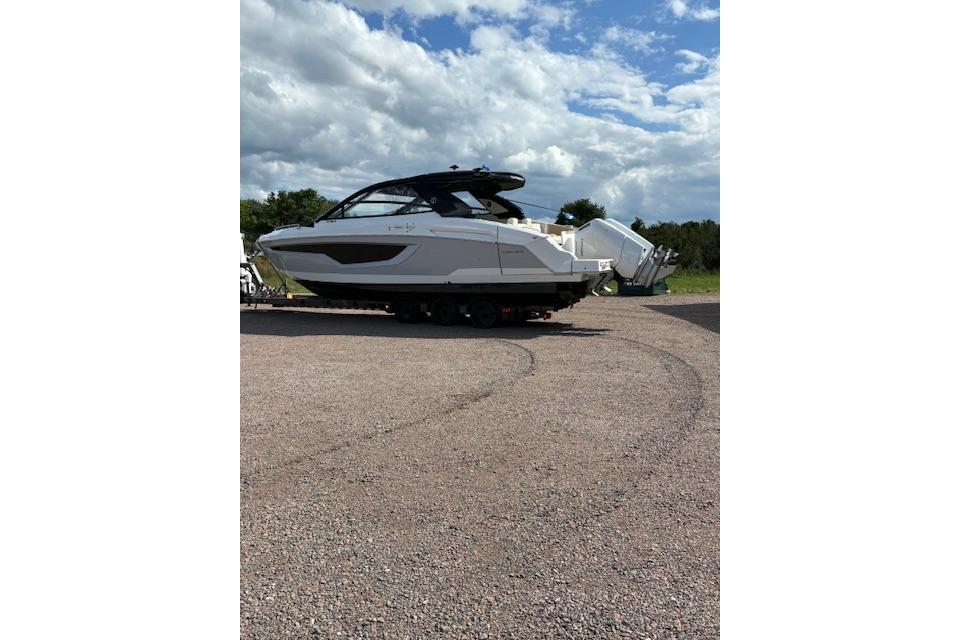2024 Cruisers Yachts 42 GLS OB