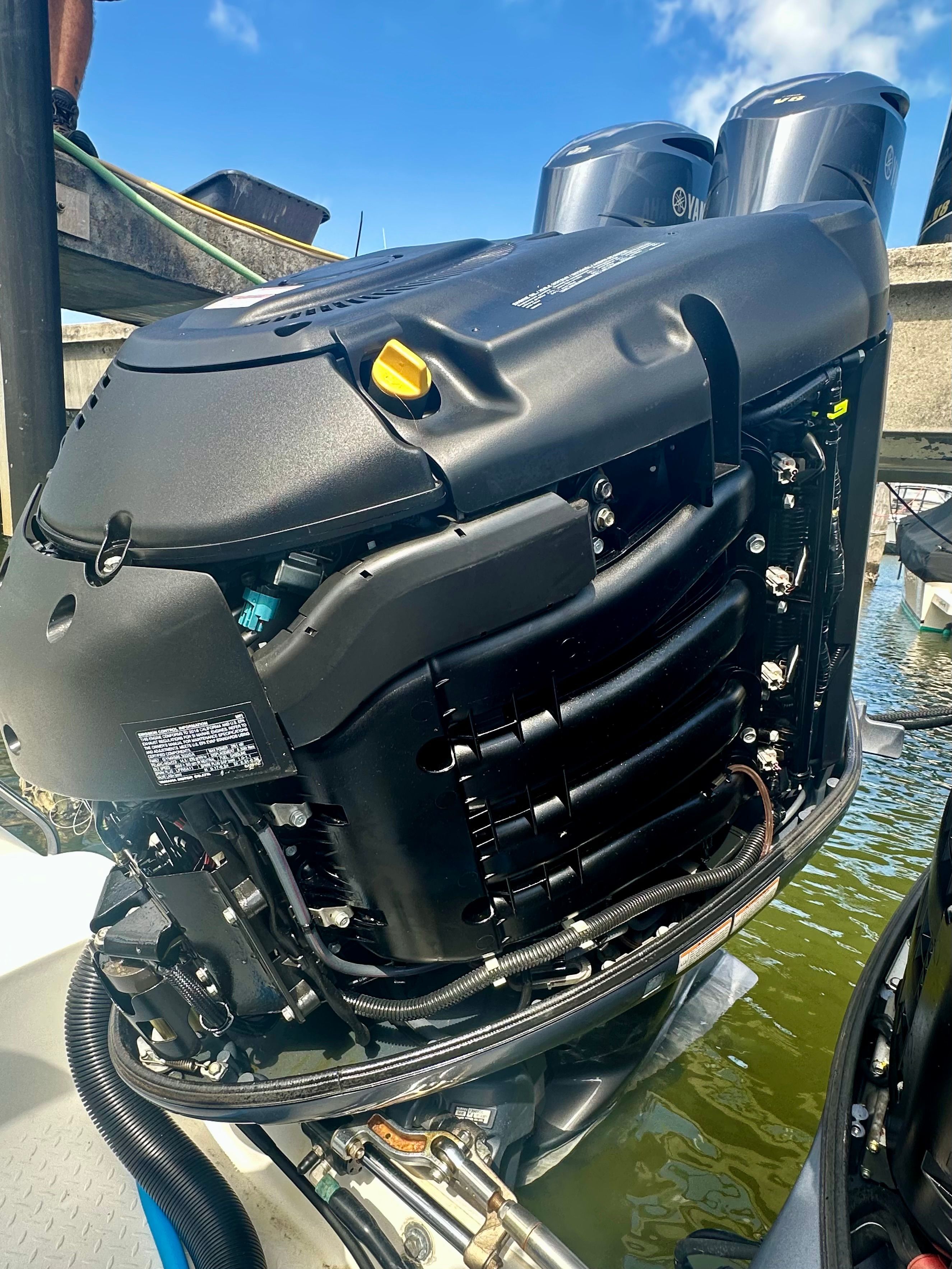 2009 Everglades 365 Center Console - 30