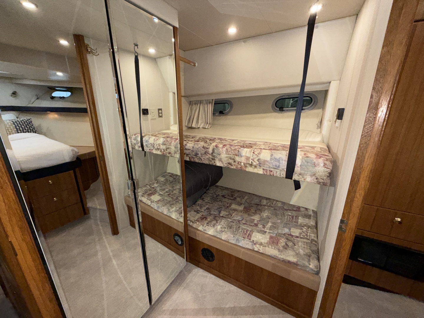1998 Bayliner 4788 - Image 40