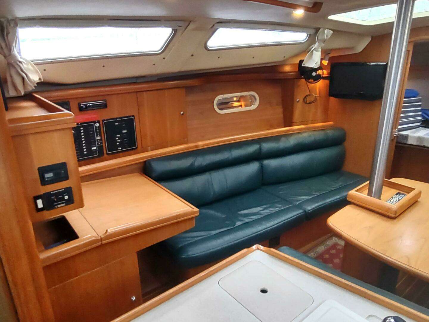 2003 Hunter — - Image 22
