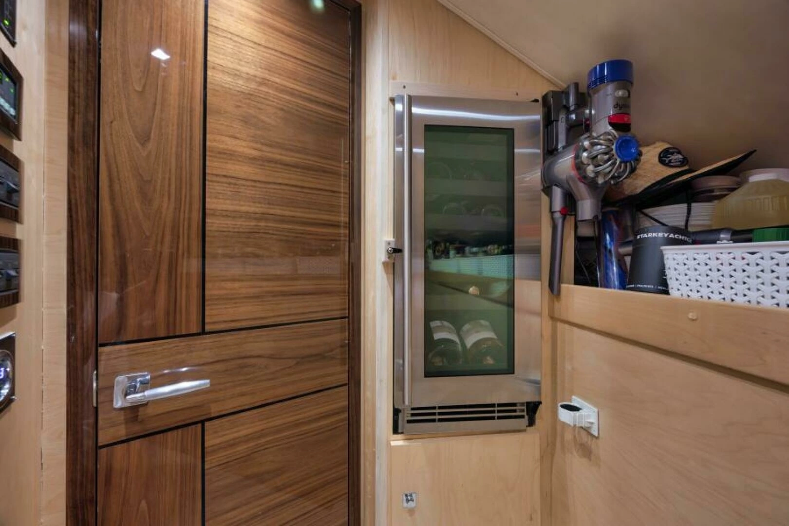 2024 Viking 68 Convertible - Image 24
