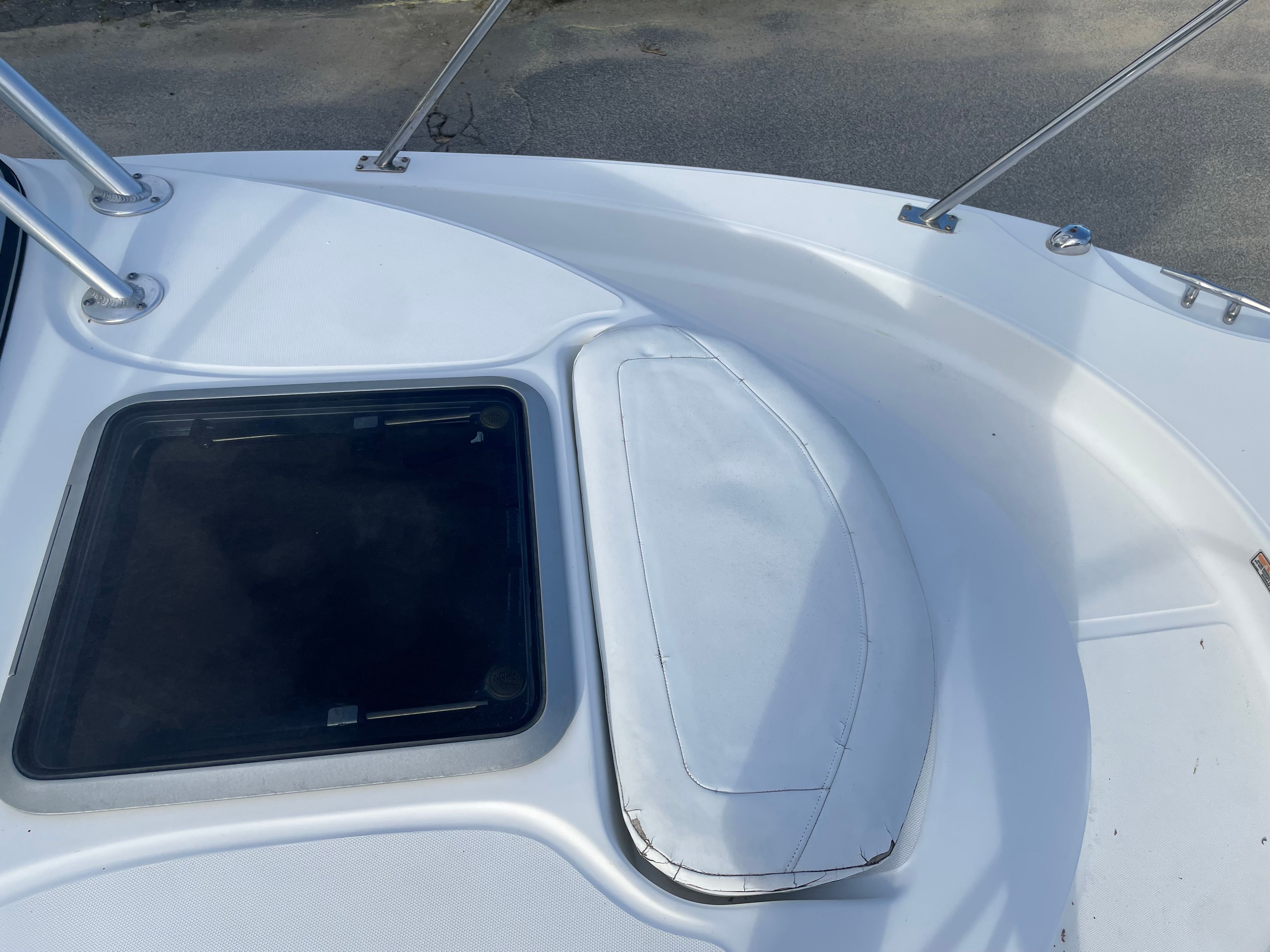 2009 Boston Whaler 255 Conquest - 32