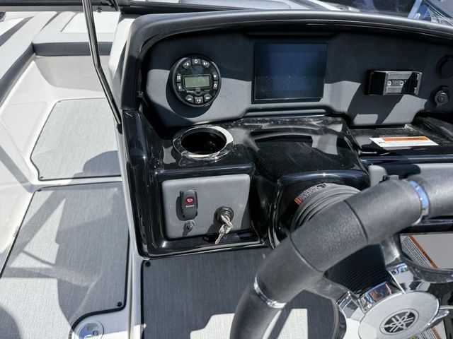 2026 Yamaha Boats AR195 - 20