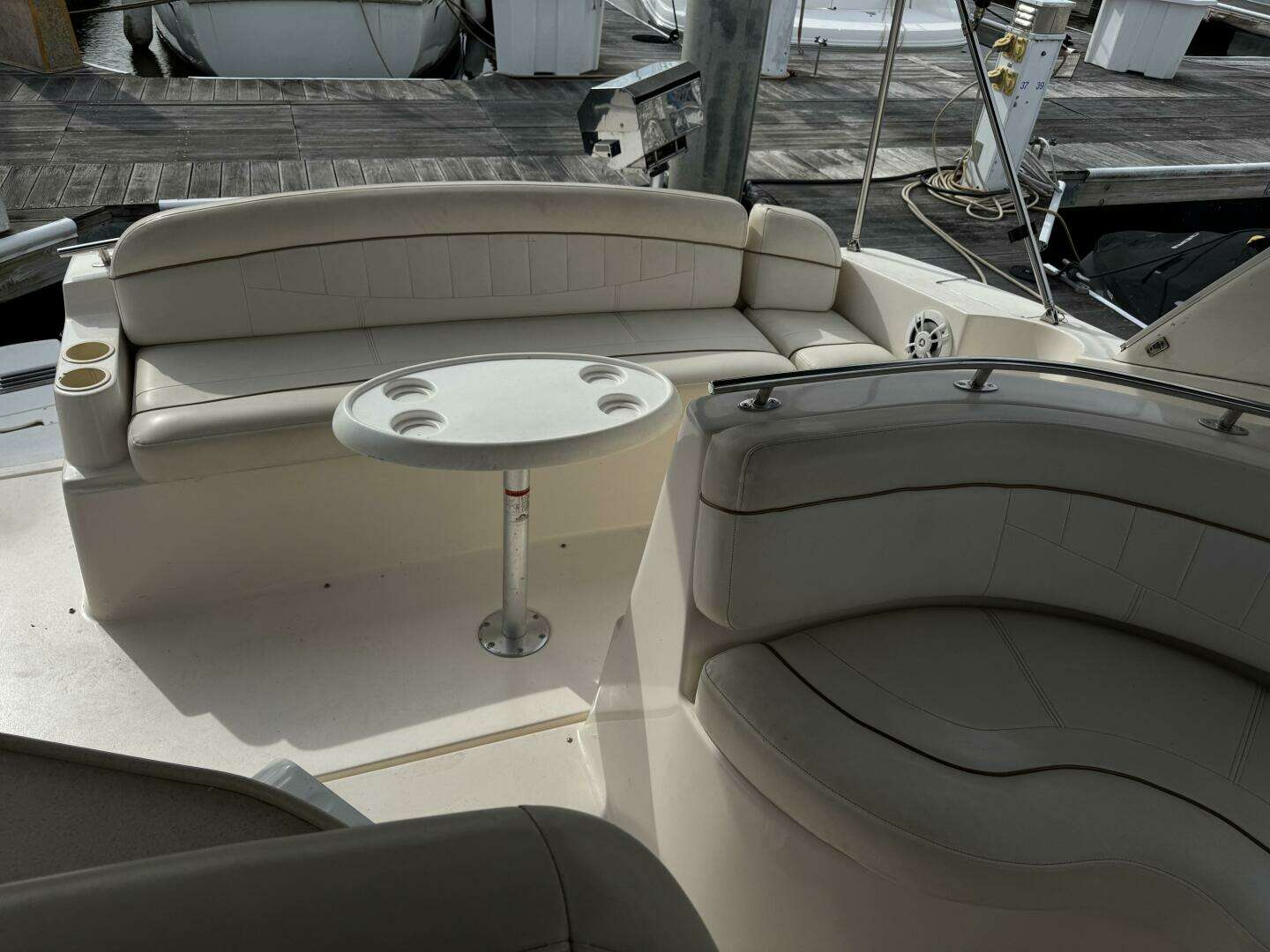 2002 Rinker 342 Fiesta Vee - Image 20