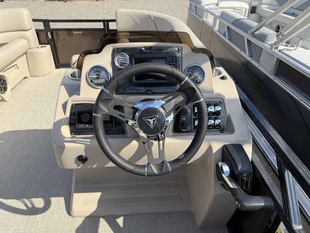 2026 Tahoe Sport 85 - 21 Rear Fish - 14