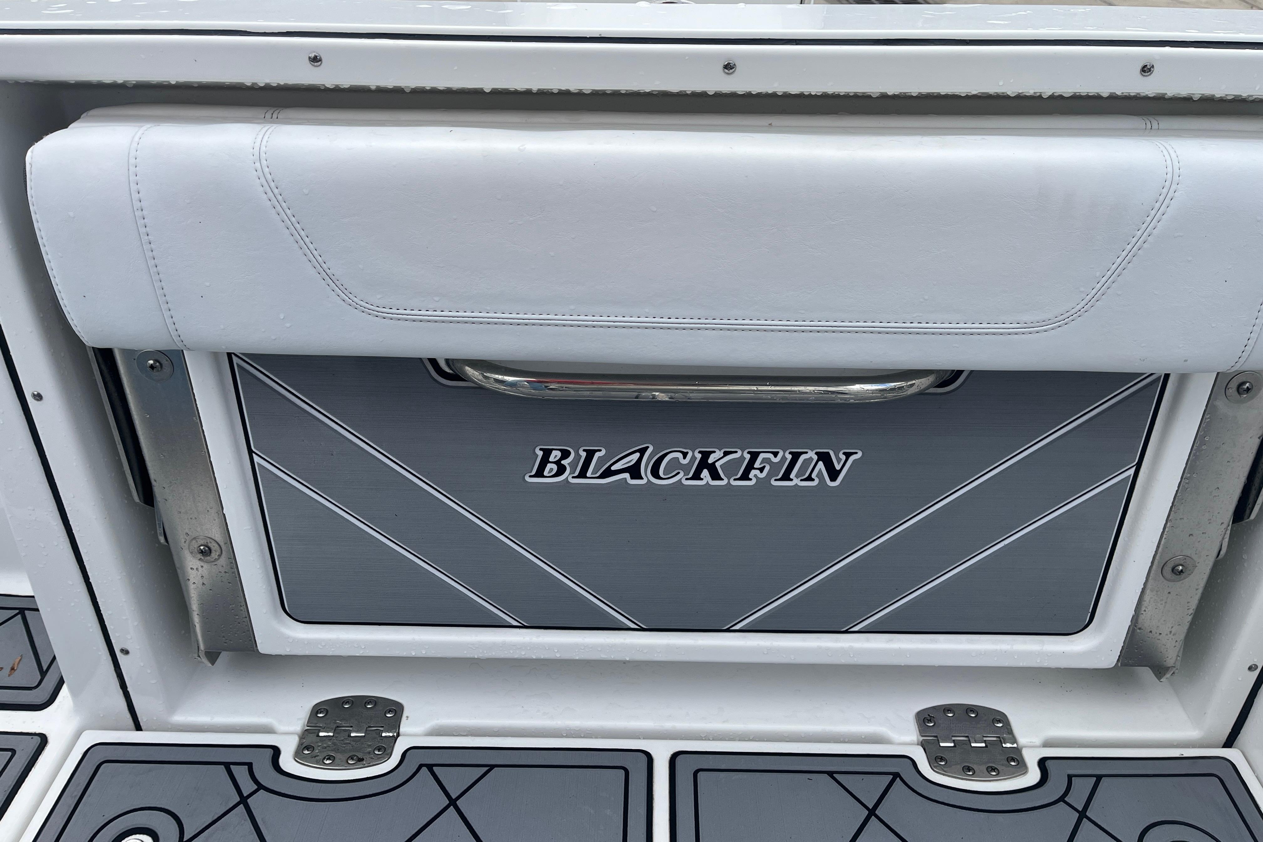 2021 Blackfin 252 CC boat seat with logo and sleek design.
