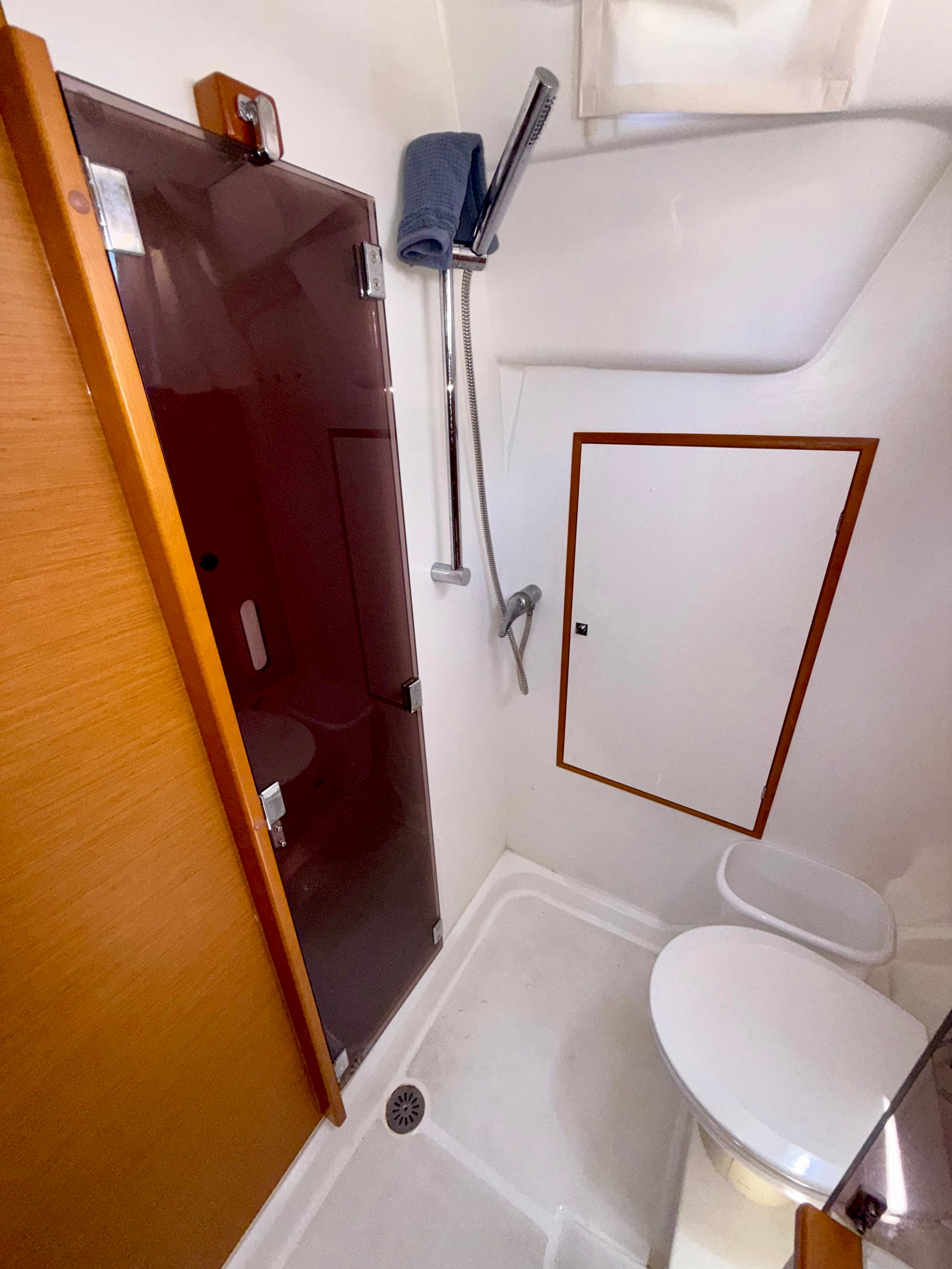 2018 Jeanneau Sun Odyssey 389 - 28