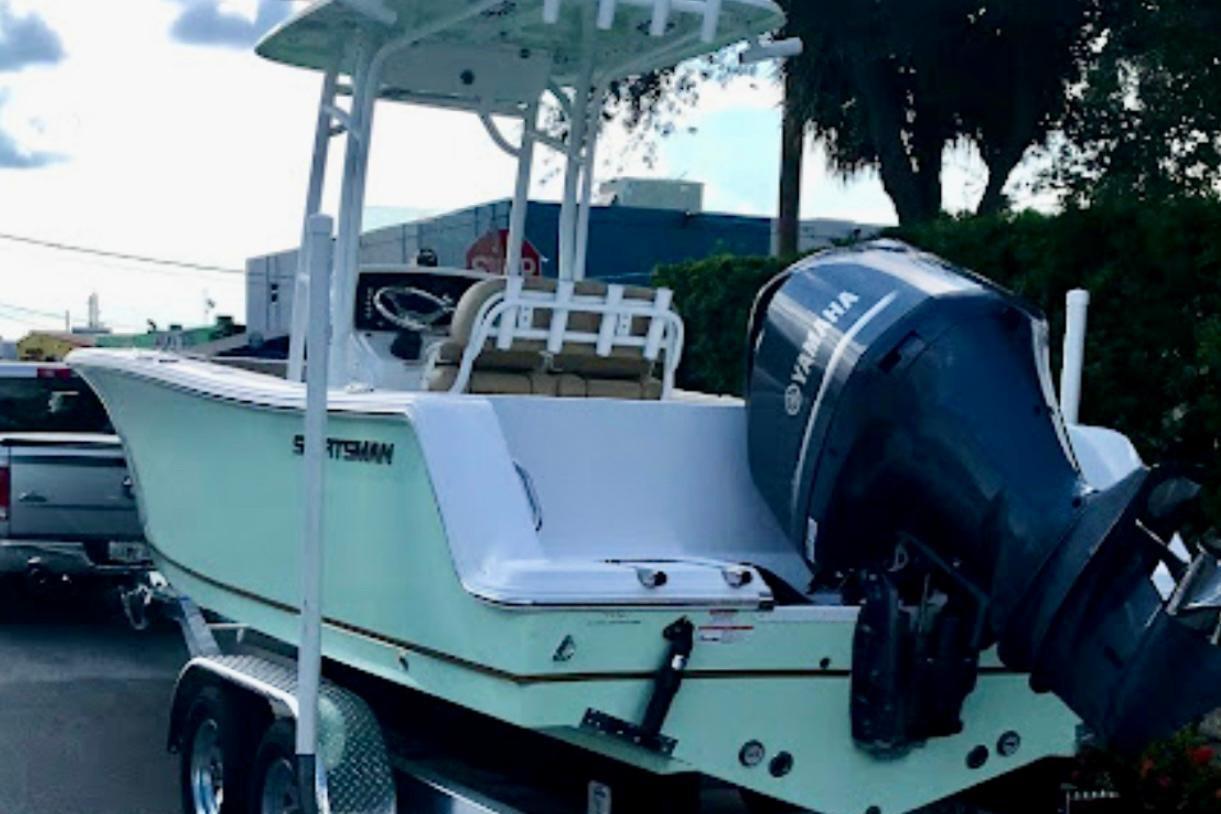 2018 Sportsman Heritage 231 Center Console