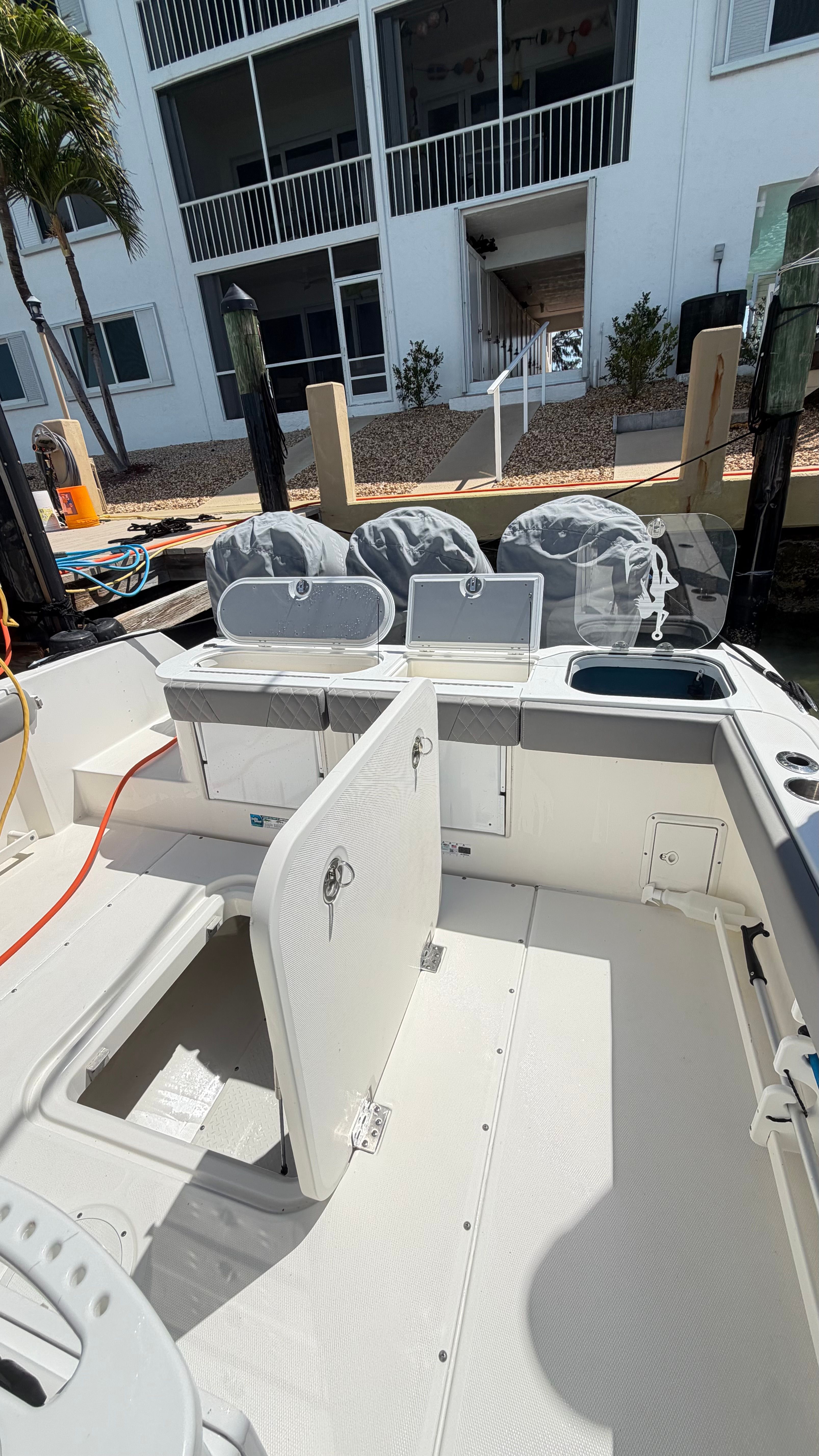 2009 Everglades 365 Center Console - 76