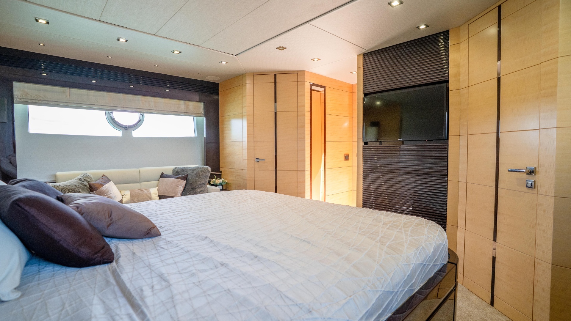 2014 Sunseeker 68' Sport Yacht - Image 38