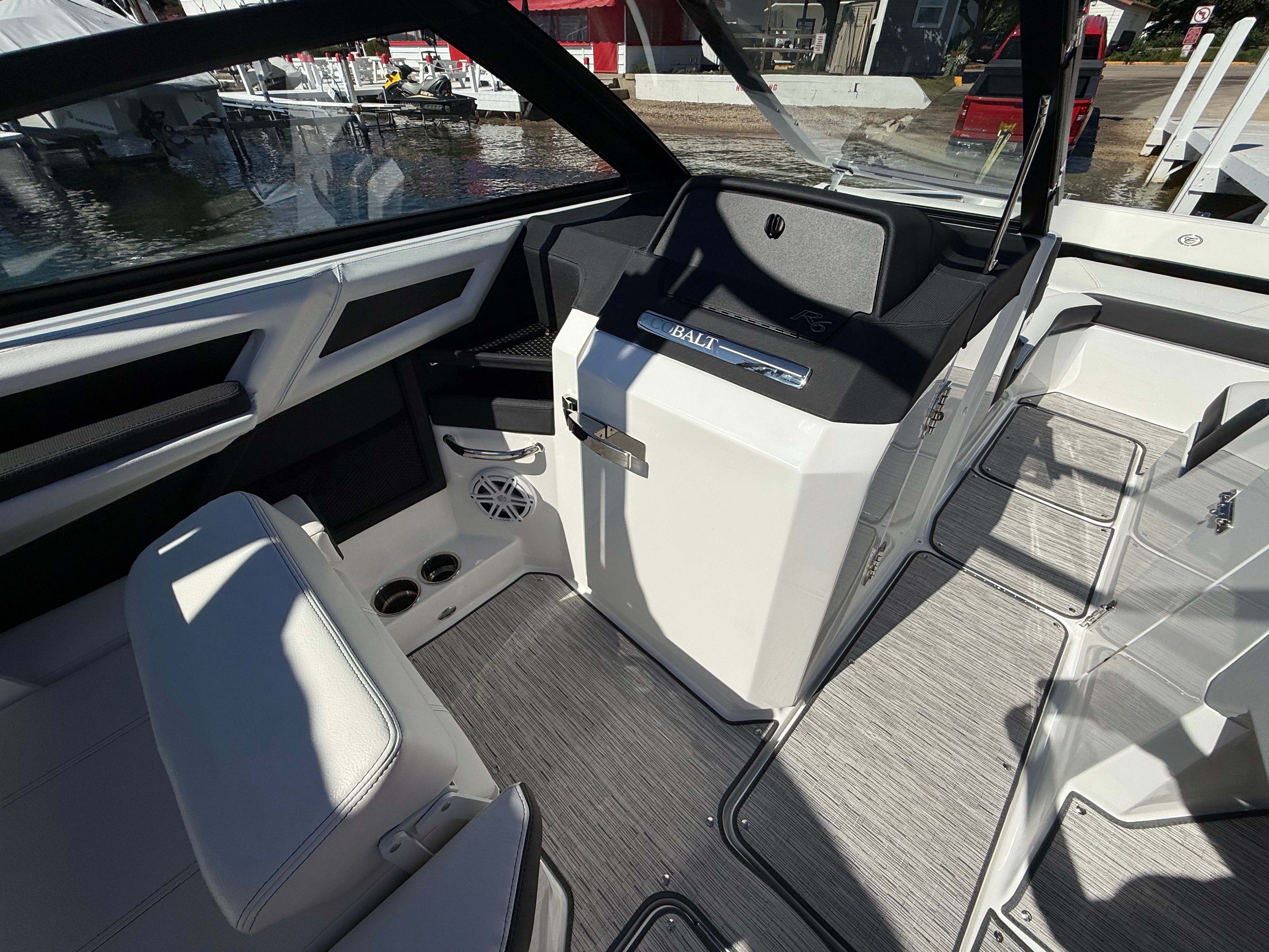 2026 Cobalt R6 Surf - 7