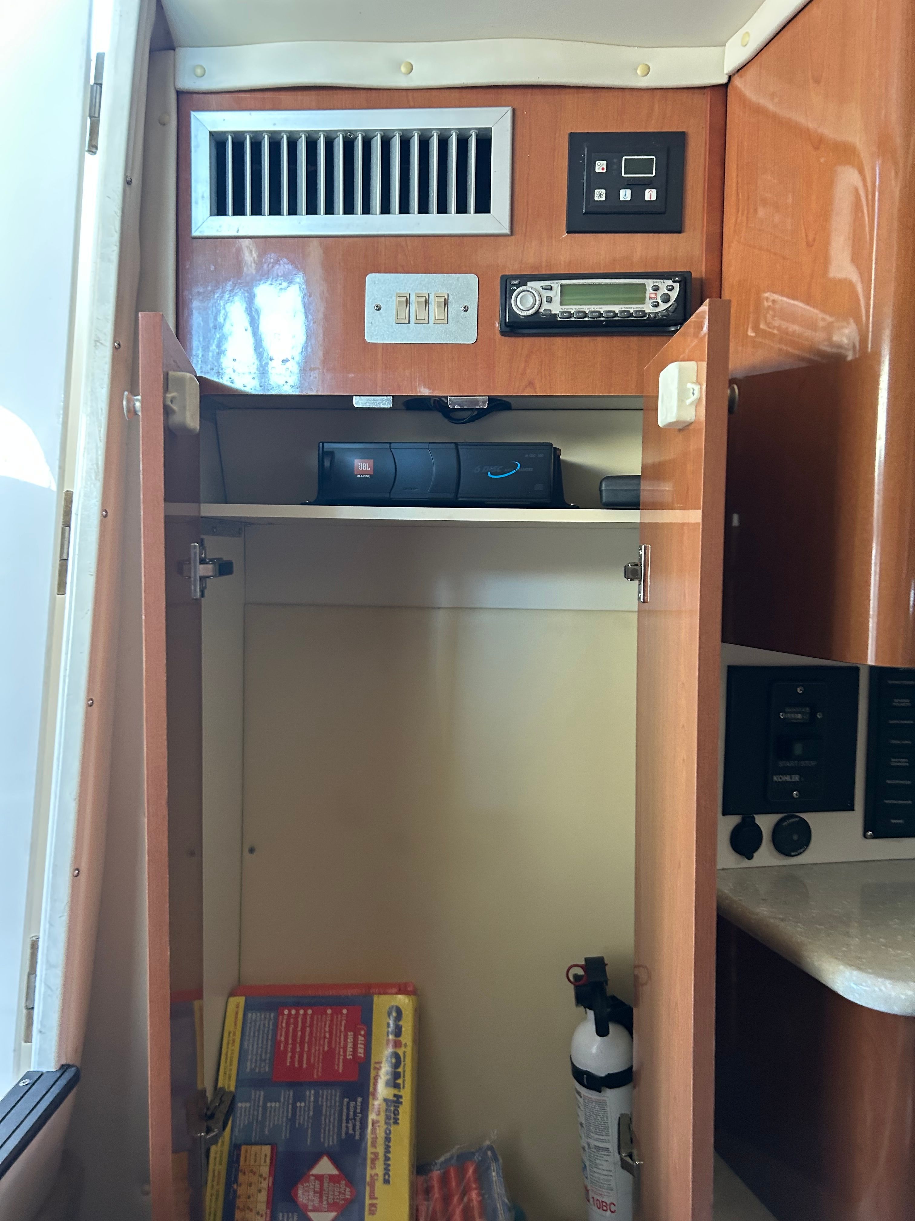 2006 Maxum 3300 SE - 56