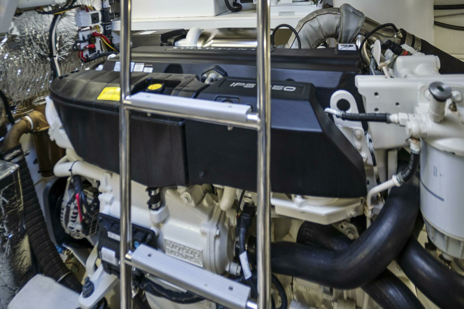 2019 Cruisers Yachts 54 Cantius - Image 51