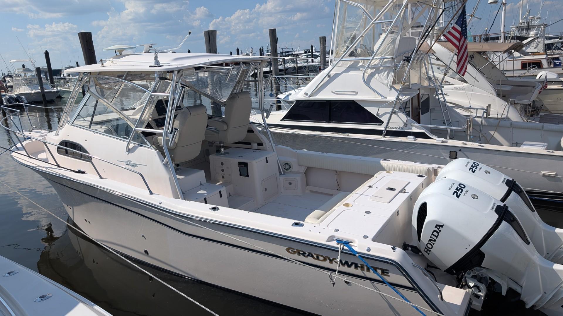 2006 Grady-White Marlin 300