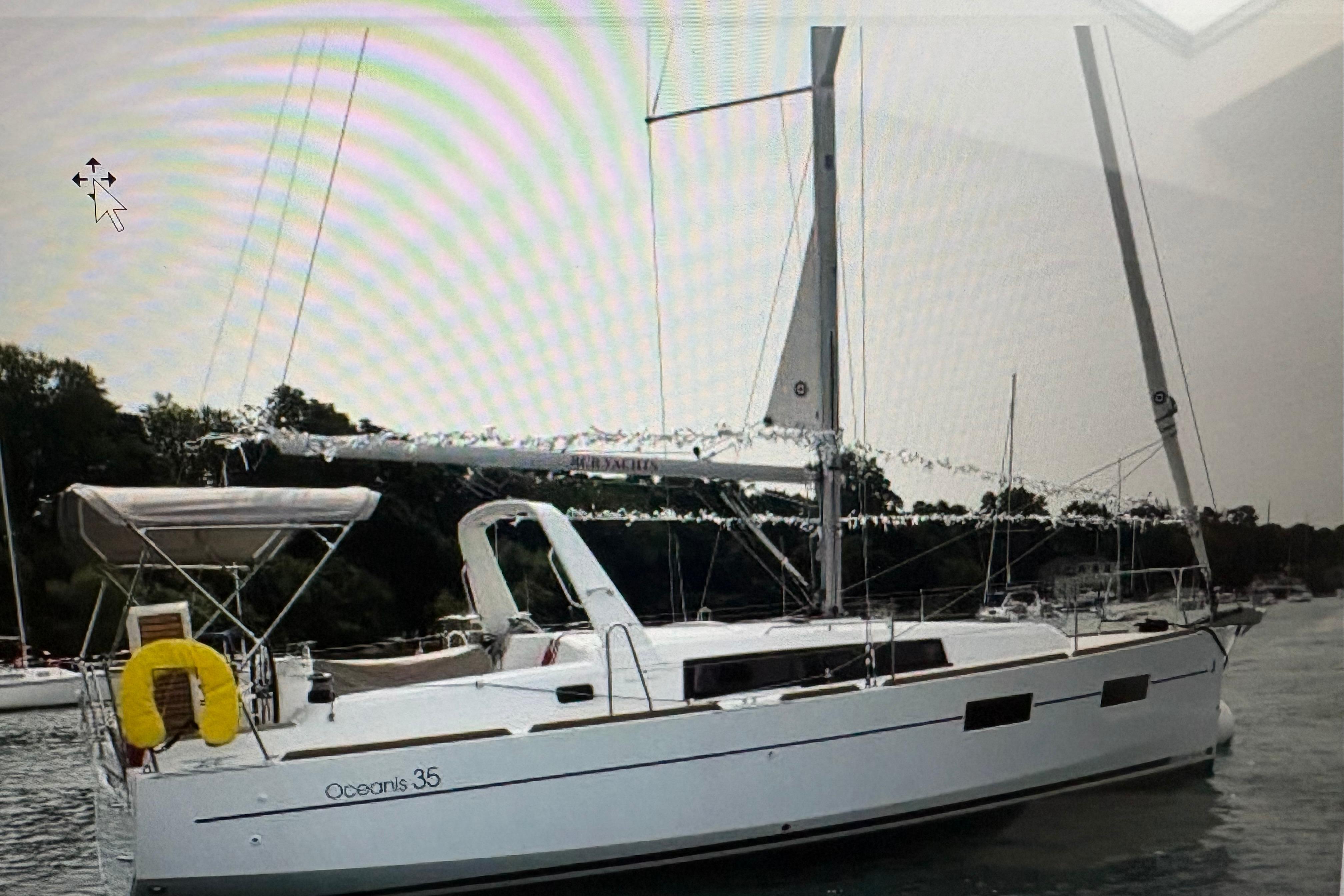 2015 Beneteau Oceanis 35