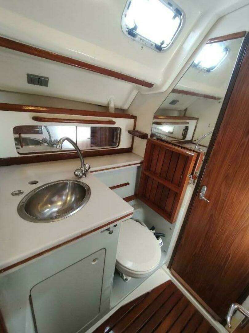 1987 Hunter 37 Legend - Image 33