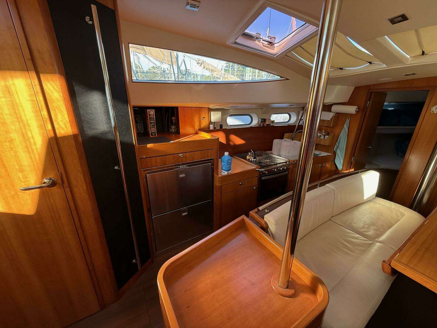 2011 Allures 45 - Image 43