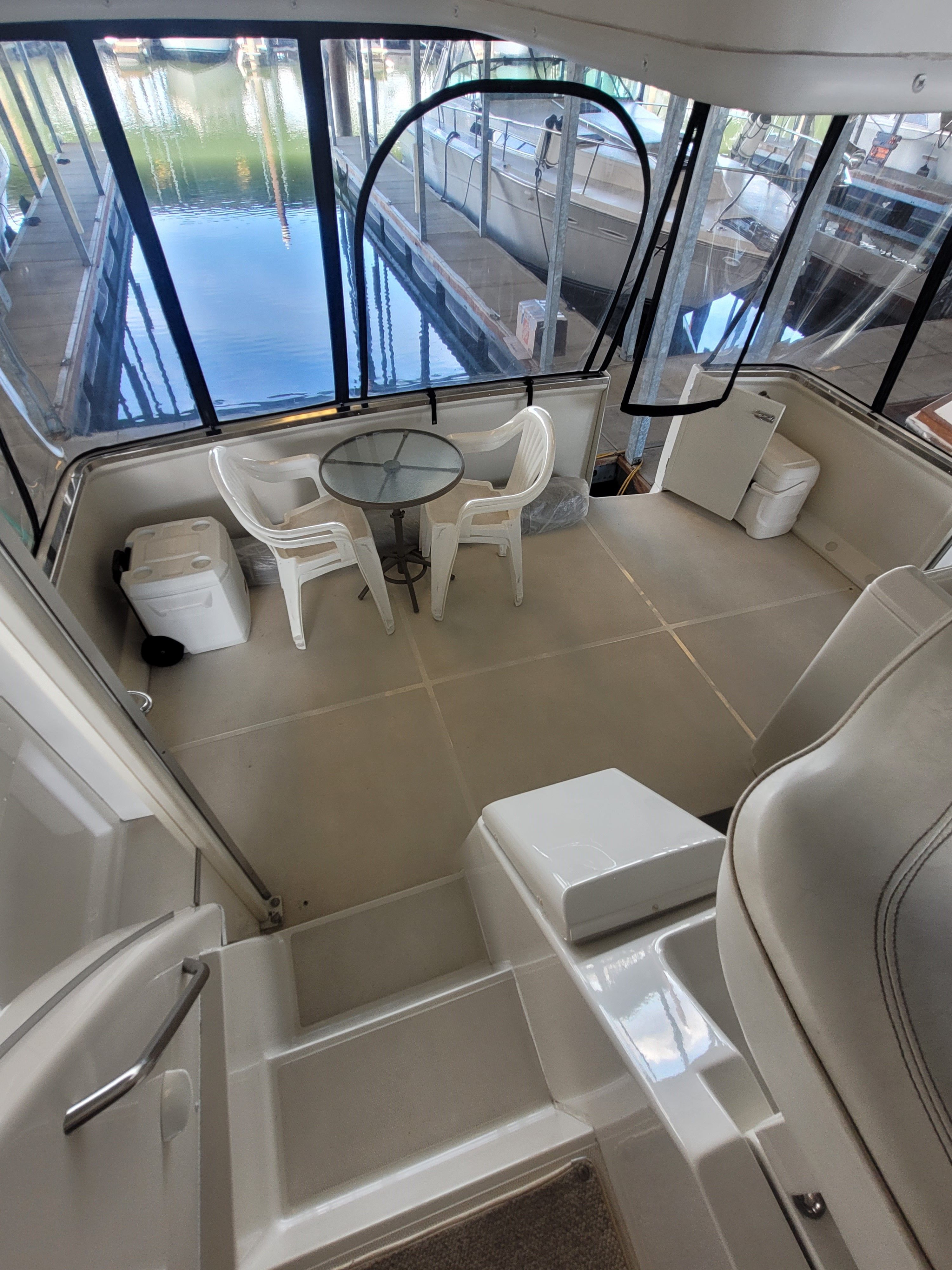 2000 Carver 356 Aft Cabin Motor Yacht - 7