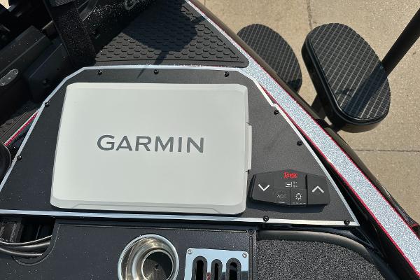 2025 Ranger Z520R Cup-Equipped boat with Garmin navigation system on deck.