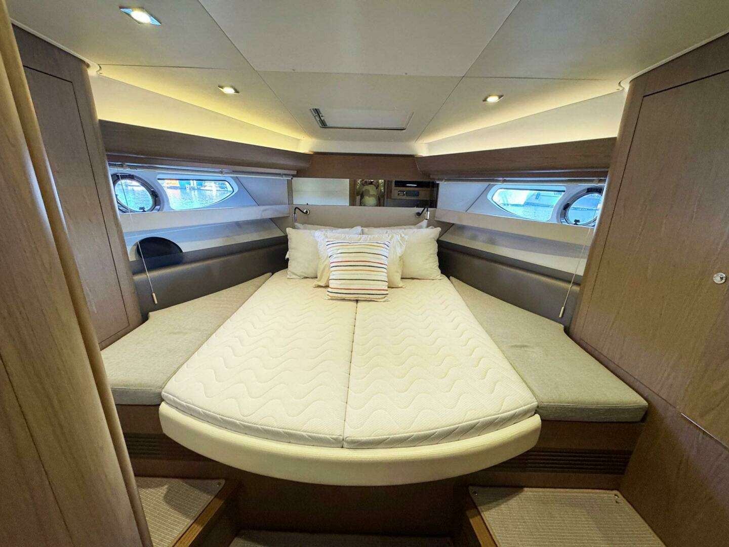 2015 Beneteau Gran Turismo 44 - Image 8