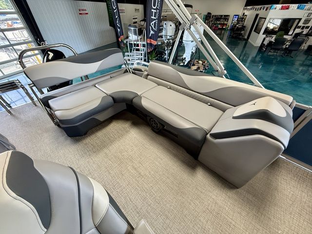 2025 Tahoe LTZ - 23 FT Cruise Rear Bench - 19