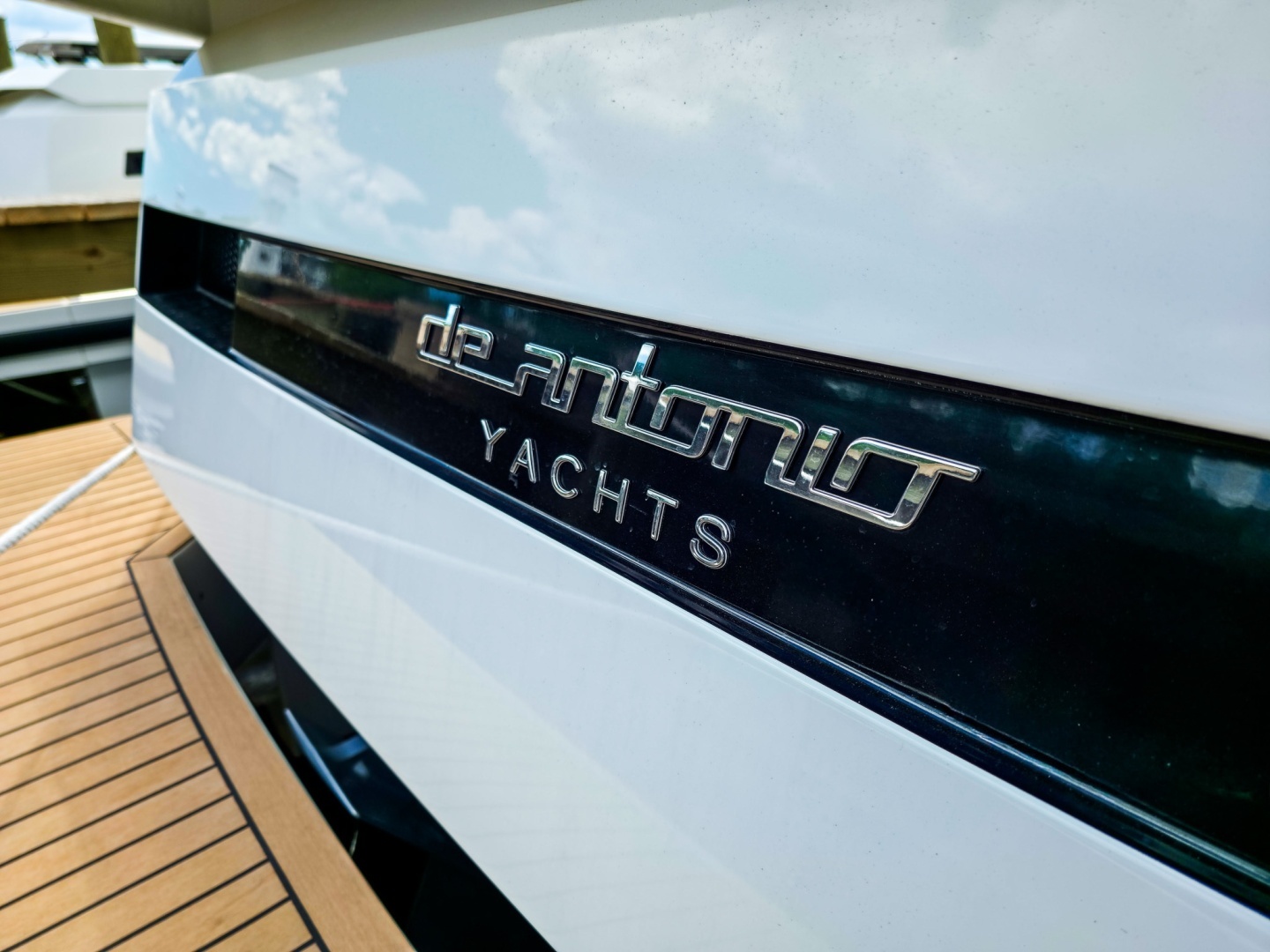 2026 De Antonio Yachts D32 - Image 16