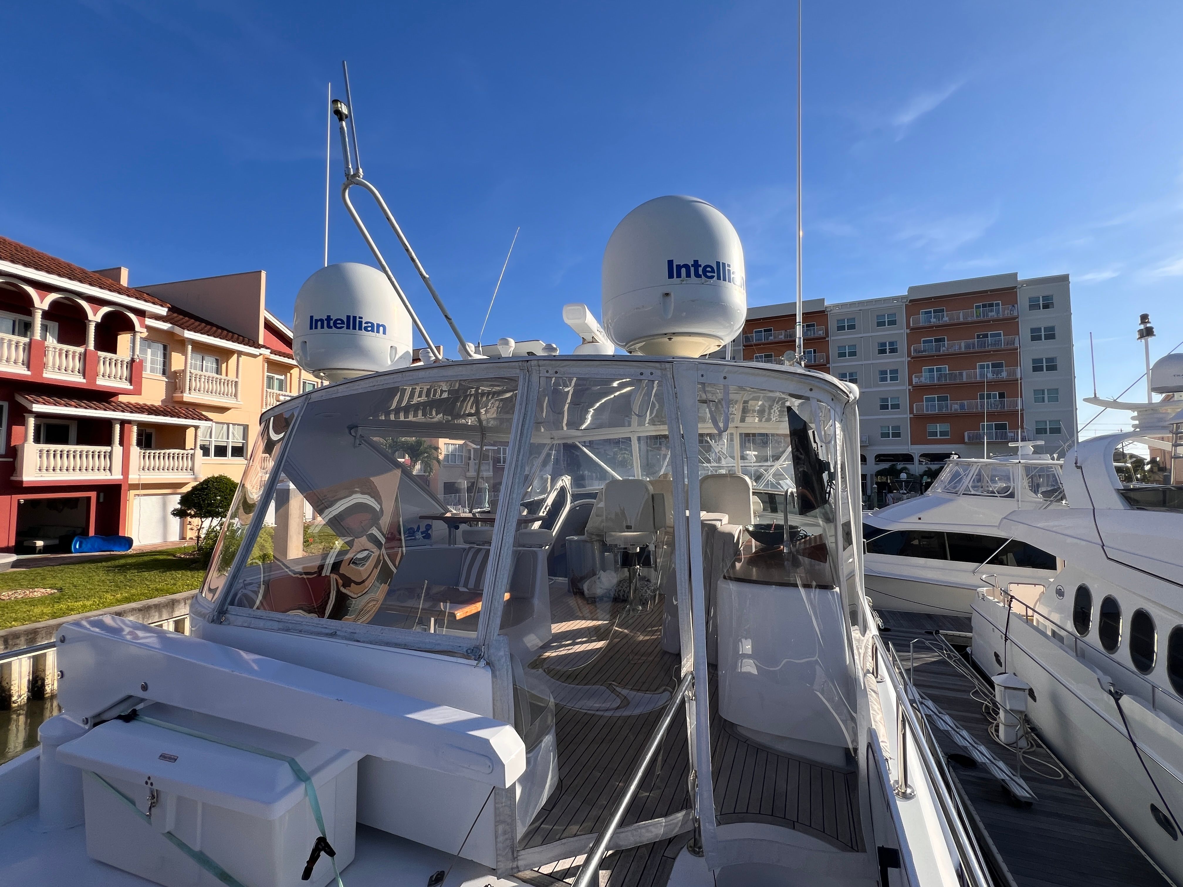 2006 Hatteras 64 Motor Yacht - 39