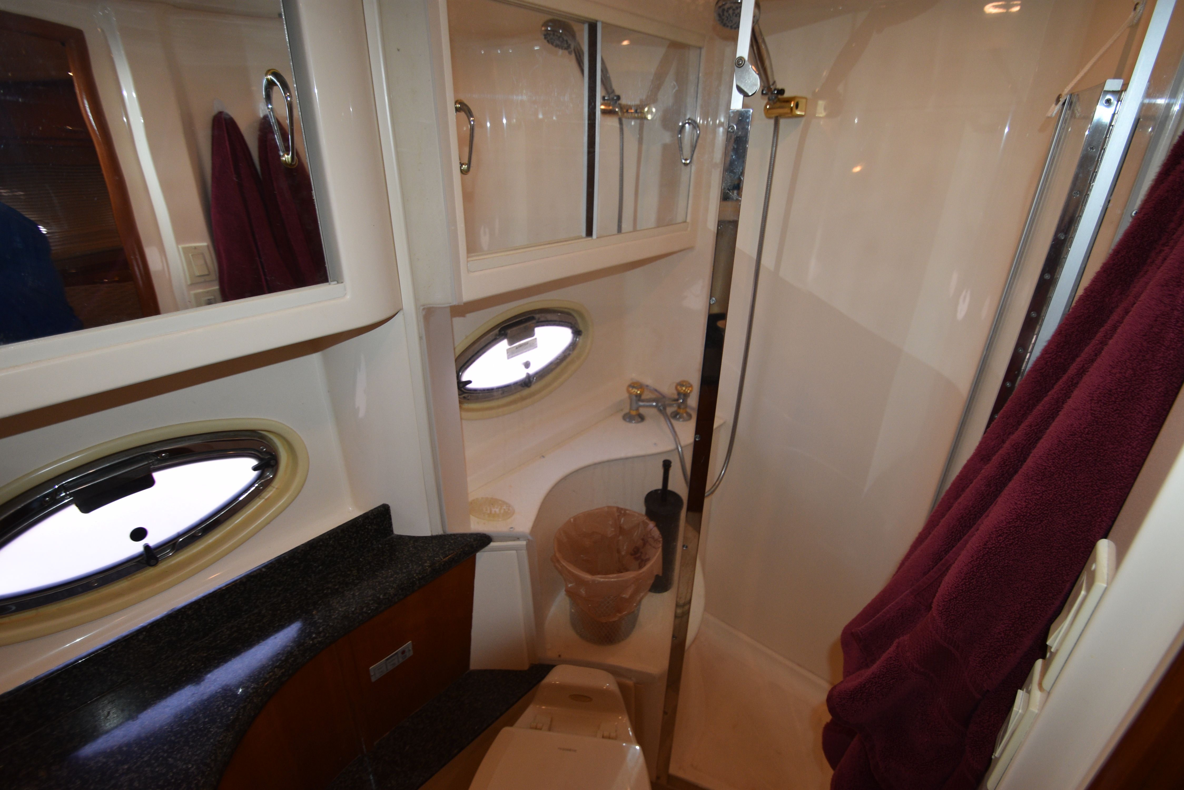 2004 Carver 466 Motor Yacht - 55