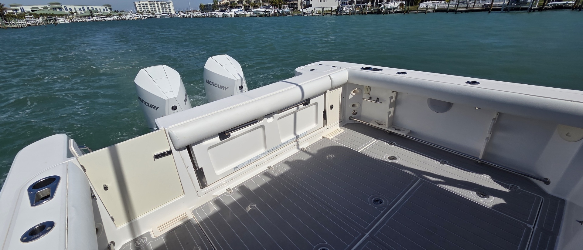 2007 Boston Whaler 305 Conquest - Image 7