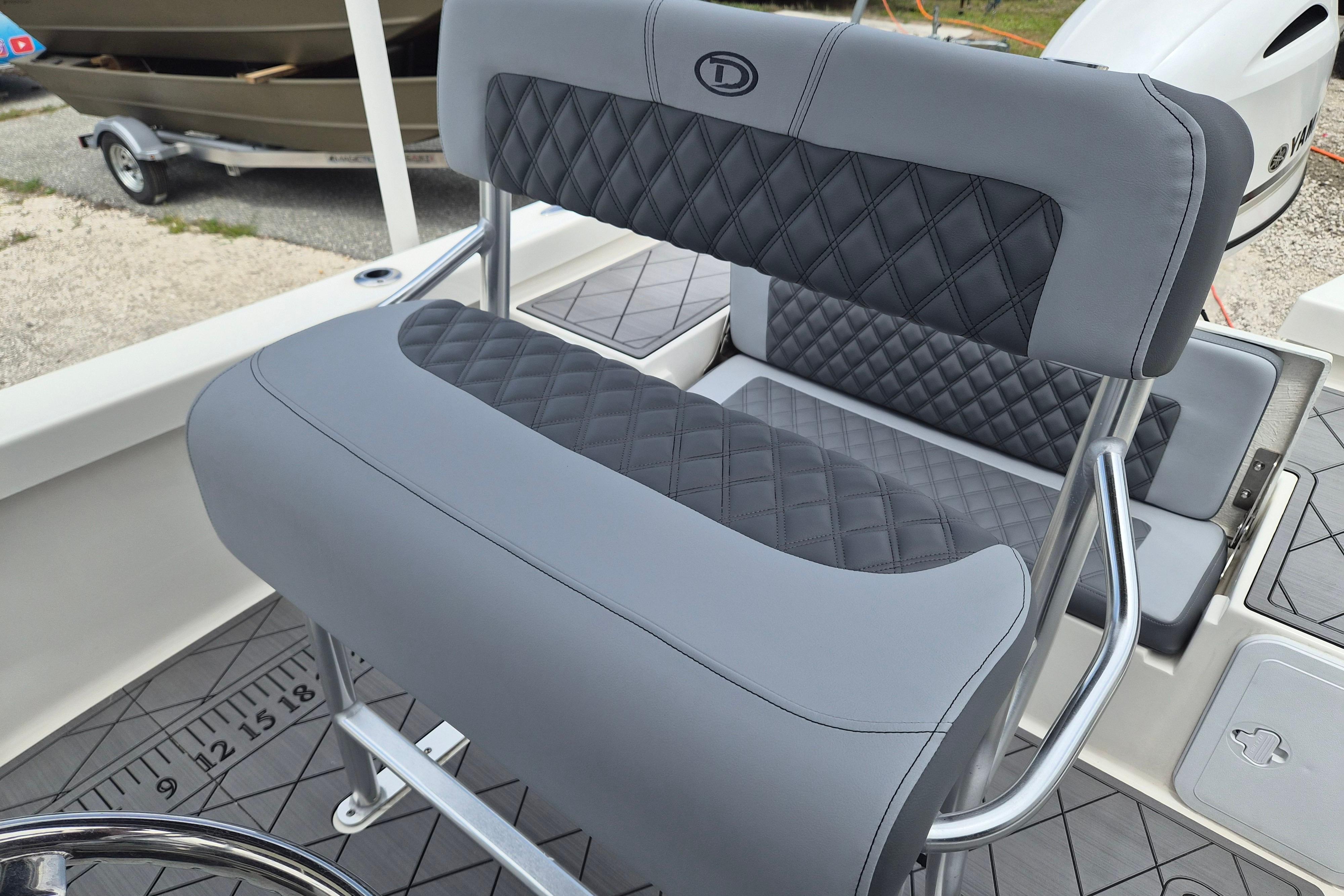 2026 Defiance Catalina 190 boat seat with diamond-patterned upholstery and stainless steel frame.