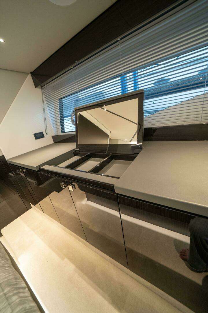 2026 Sunseeker 55 Predator - Image 11